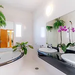 Amazing 3 Bedroom Ocean View With Pool Ferienhaus